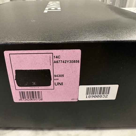 Chanel Easy Caviar Single Flap Bag in Black - Picture 10 of 14